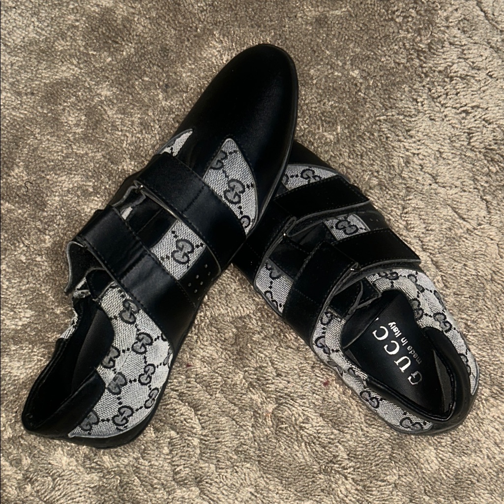 Gucci Black Leather & Gray Gg Logo Slip-On Loafers